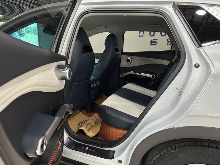 Фото 6 - BYD Yuan Plus