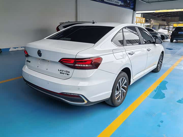 Фото 4 - Volkswagen Lavida