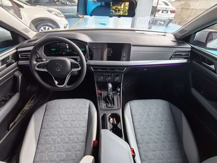 Фото 9 - Volkswagen Lavida