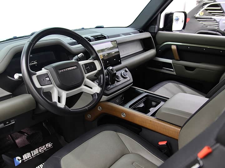 Фото 4 - Land Rover Defender