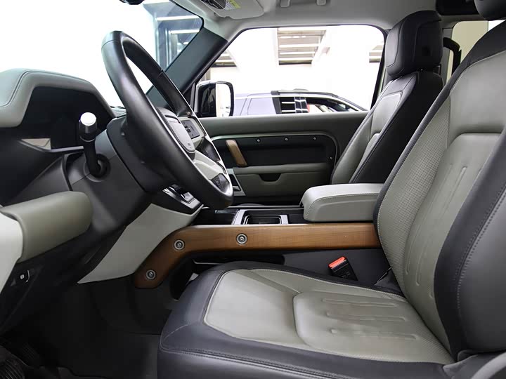 Фото 6 - Land Rover Defender