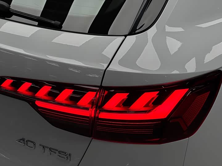 Фото 8 - Audi A4