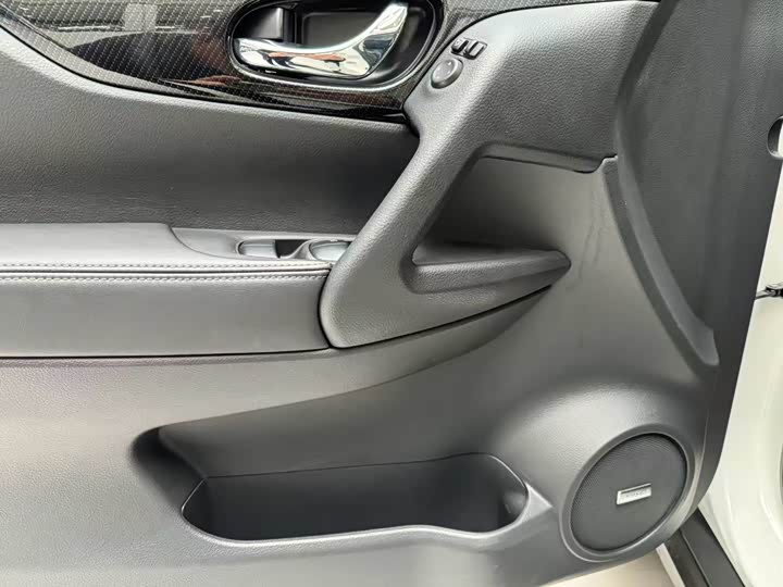 Фото 4 - Nissan X-Trail