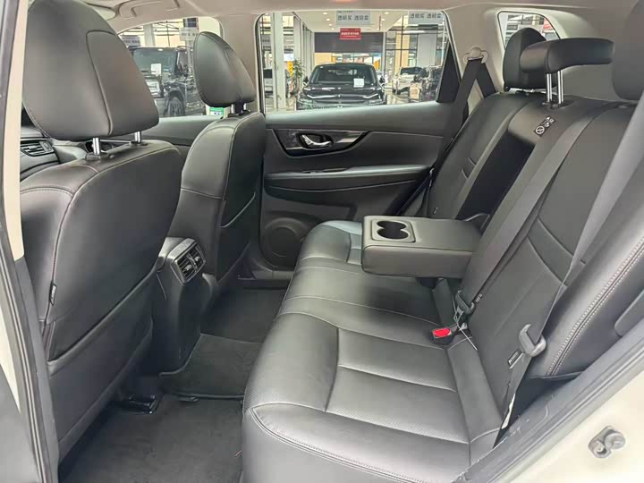 Фото 5 - Nissan X-Trail