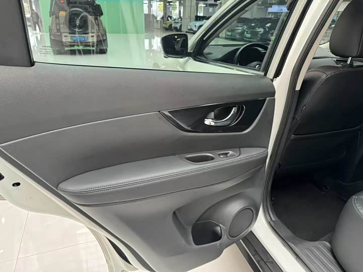 Фото 8 - Nissan X-Trail