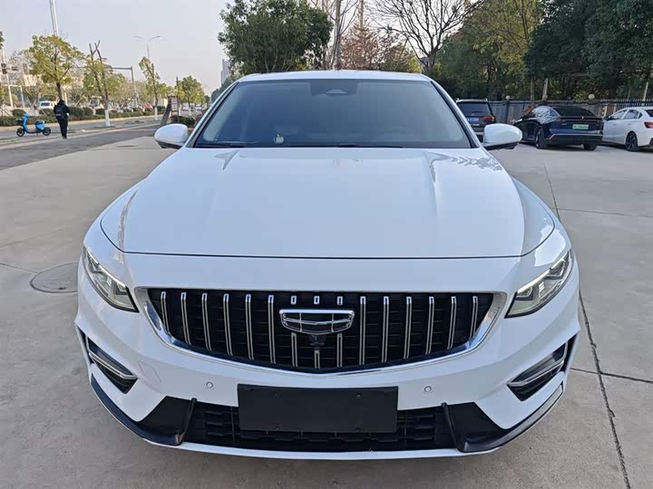 Фото 3 - Geely Preface