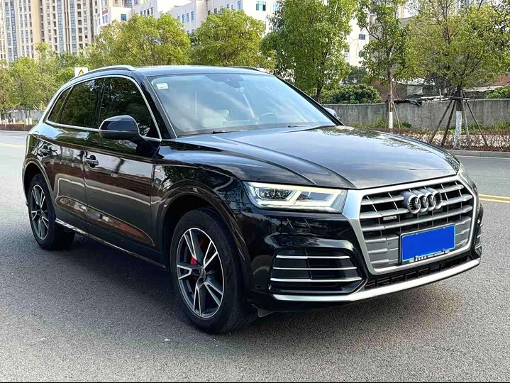 Фото 3 - Audi Q5L