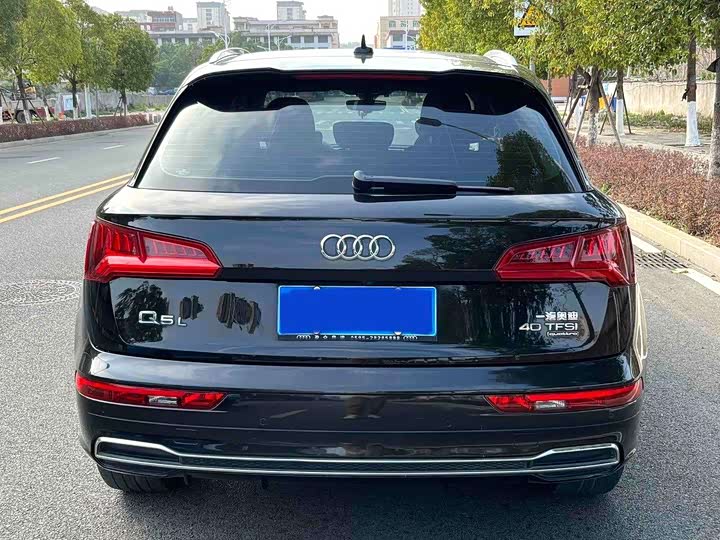 Фото 8 - Audi Q5L