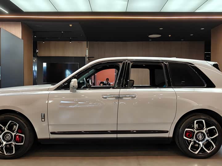 Фото 3 - Rolls-Royce Cullinan