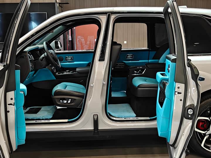 Фото 4 - Rolls-Royce Cullinan