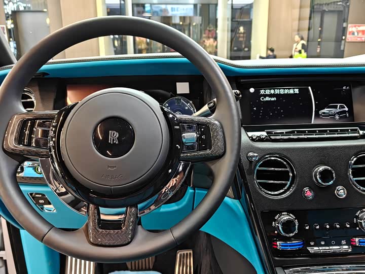 Фото 9 - Rolls-Royce Cullinan