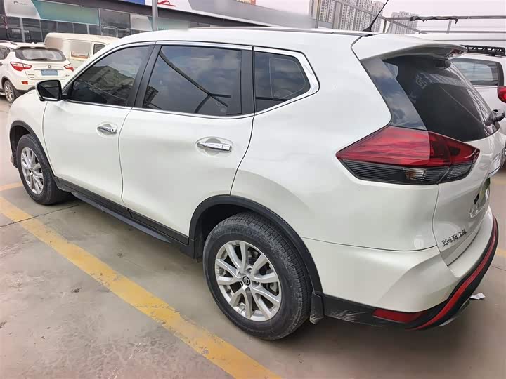 Фото 5 - Nissan X-Trail