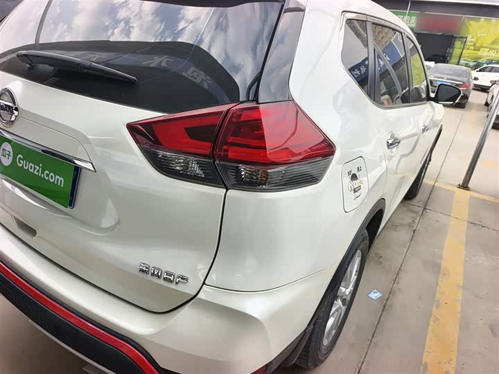 Фото 8 - Nissan X-Trail