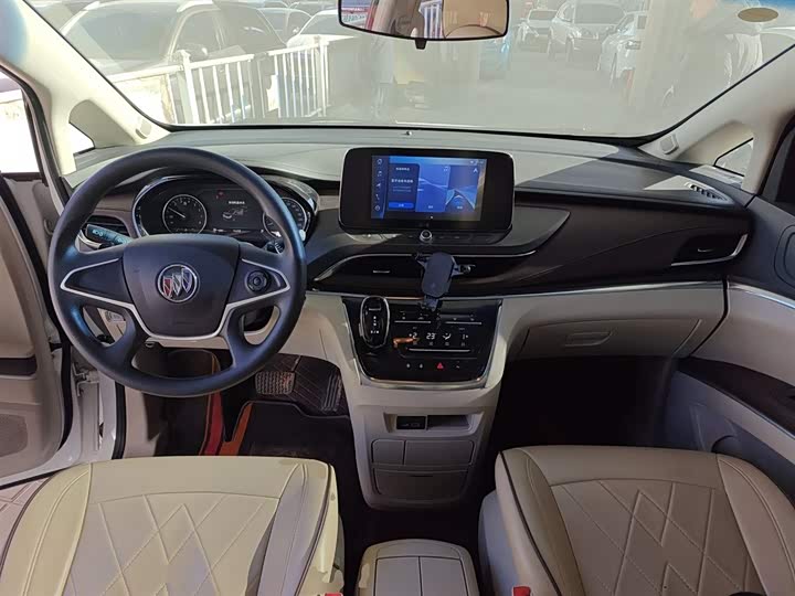 Фото 9 - Buick GL8 ES