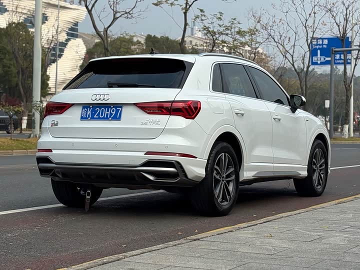 Фото 4 - Audi Q3