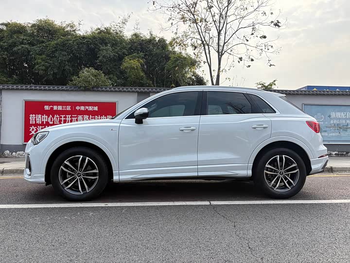 Фото 7 - Audi Q3