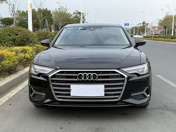 Фото 2 - Audi A6L