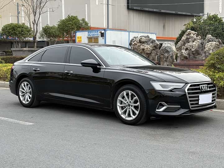 Фото 3 - Audi A6L