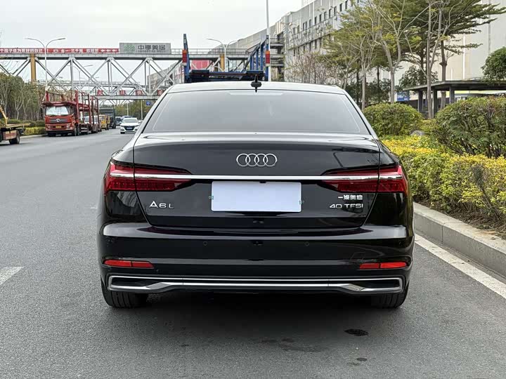 Фото 6 - Audi A6L