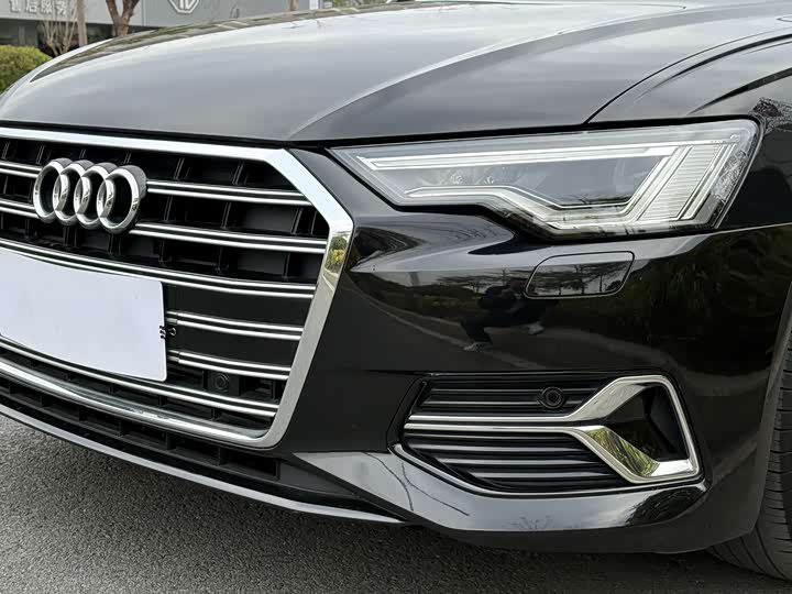 Фото 8 - Audi A6L