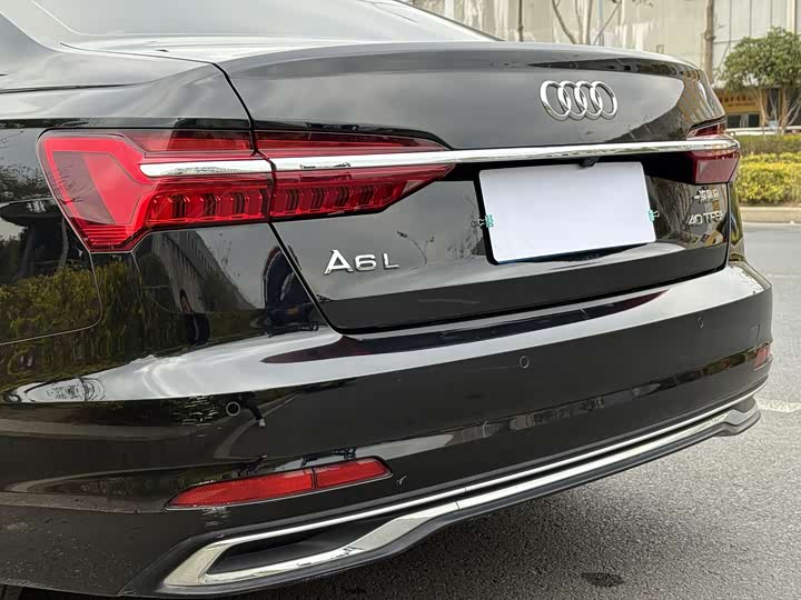 Фото 9 - Audi A6L