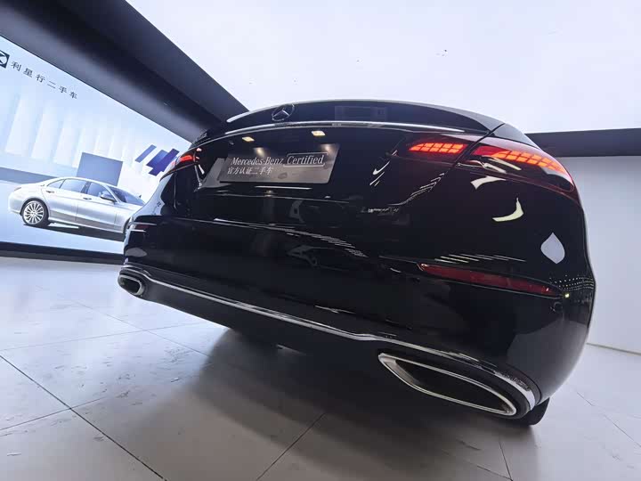 Фото 9 - Mercedes-Benz E-Class