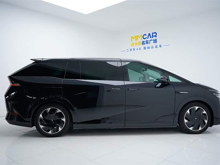 Фото 4 - XPeng X9