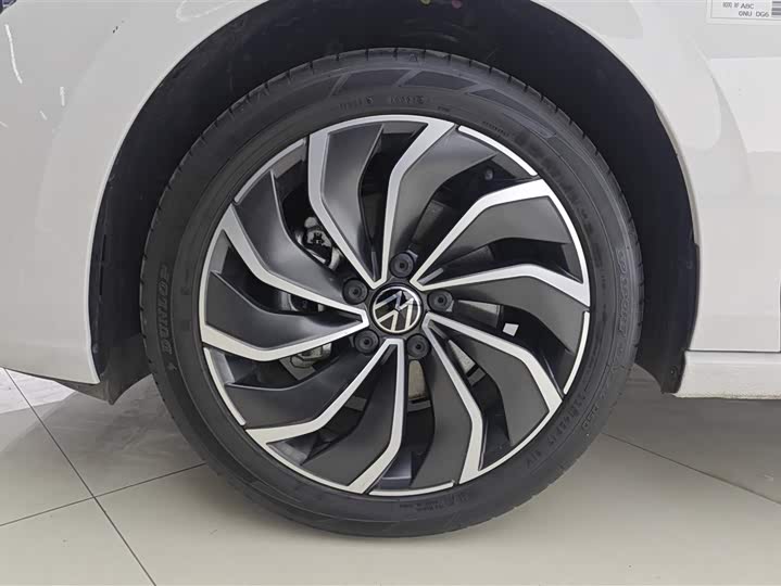 Фото 6 - Volkswagen Golf