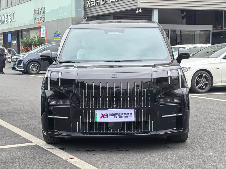 Фото 2 - Zeekr 009