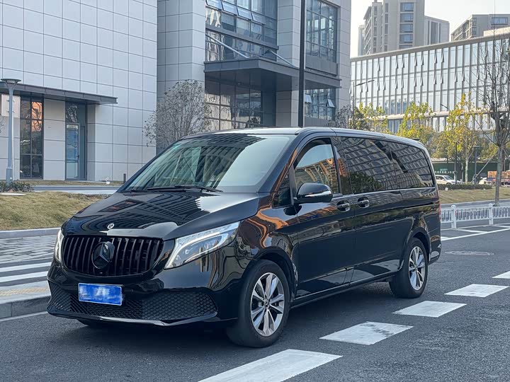 Фото 1 - Mercedes-Benz V-Class