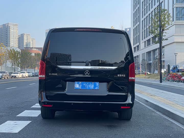 Фото 3 - Mercedes-Benz V-Class