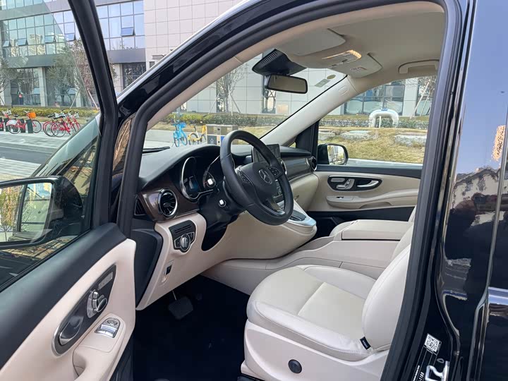 Фото 5 - Mercedes-Benz V-Class