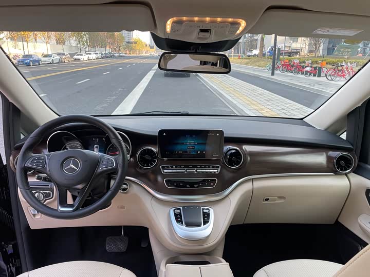 Фото 7 - Mercedes-Benz V-Class