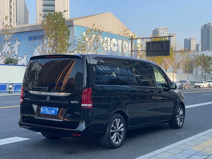 Фото 8 - Mercedes-Benz V-Class