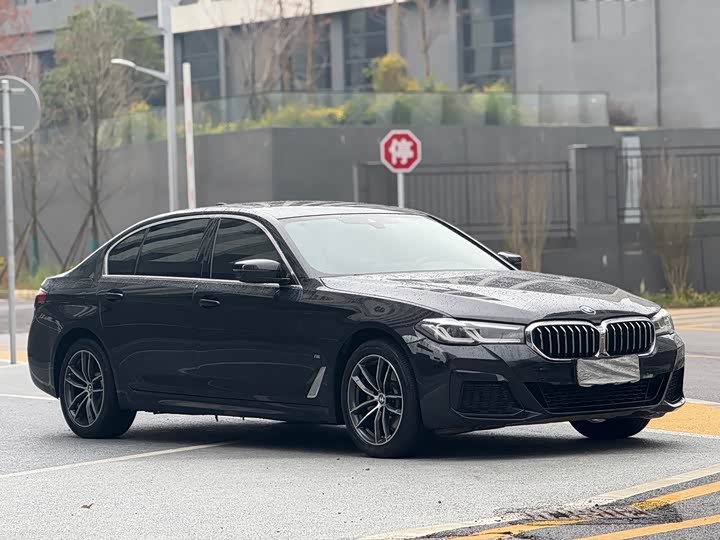 Фото 1 - BMW 5 Series