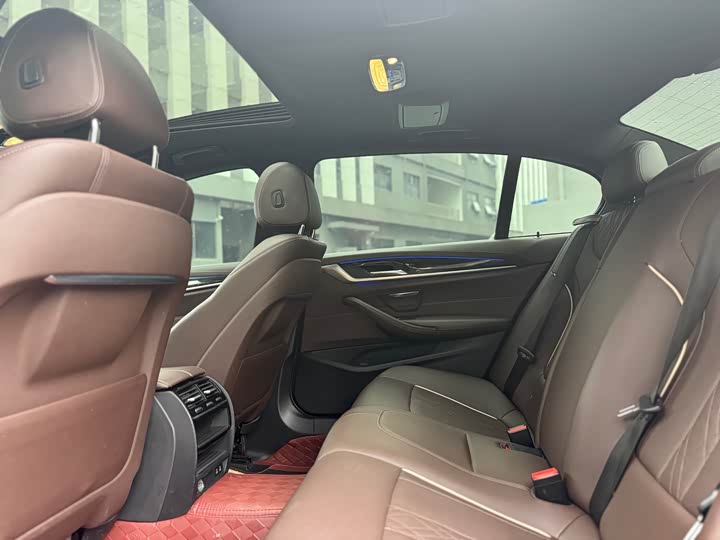 Фото 5 - BMW 5 Series