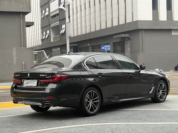 Фото 9 - BMW 5 Series