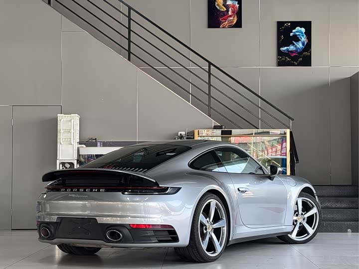 Фото 3 - Porsche 911