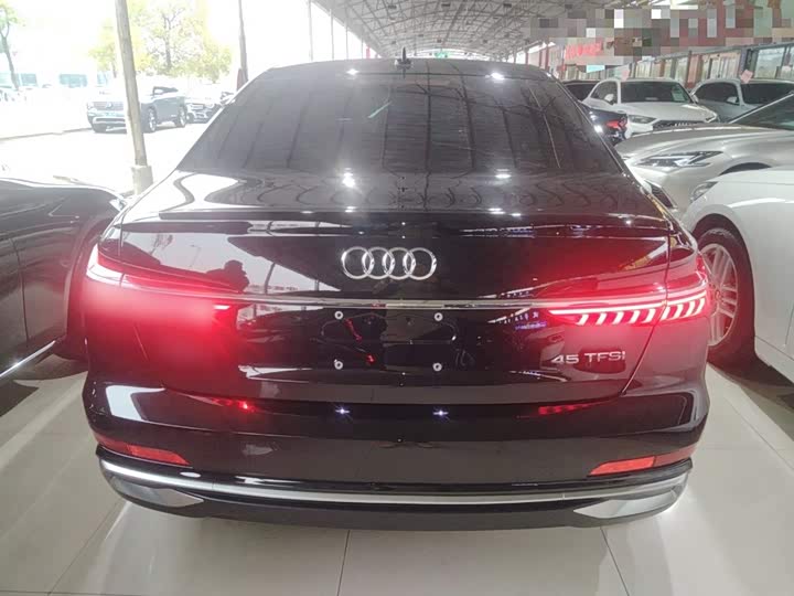 Фото 6 - Audi A6L