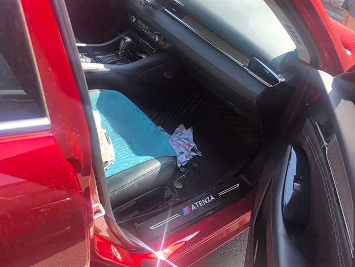 Фото 8 - Mazda Atenza