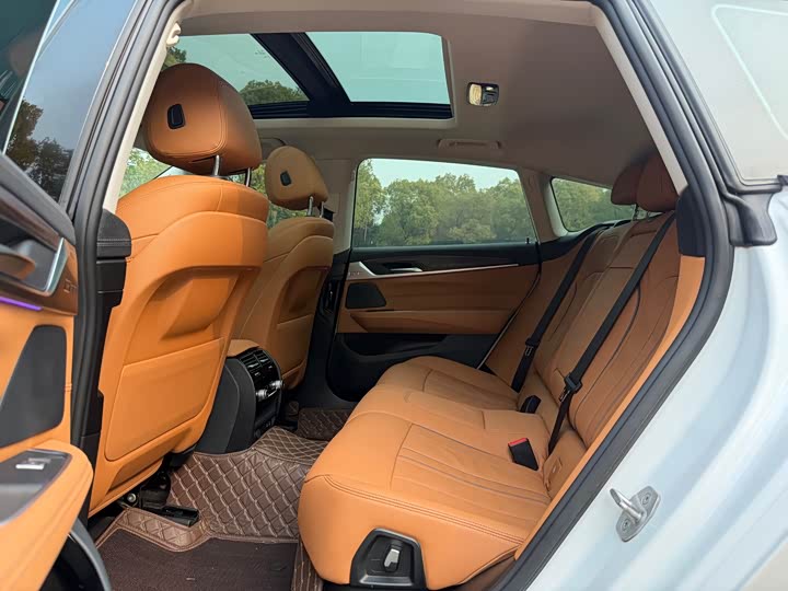 Фото 5 - BMW 6 Series GT