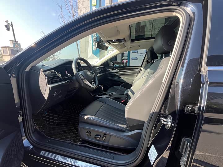 Фото 2 - Volkswagen Passat