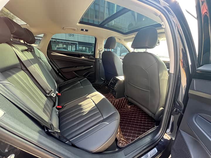 Фото 4 - Volkswagen Passat