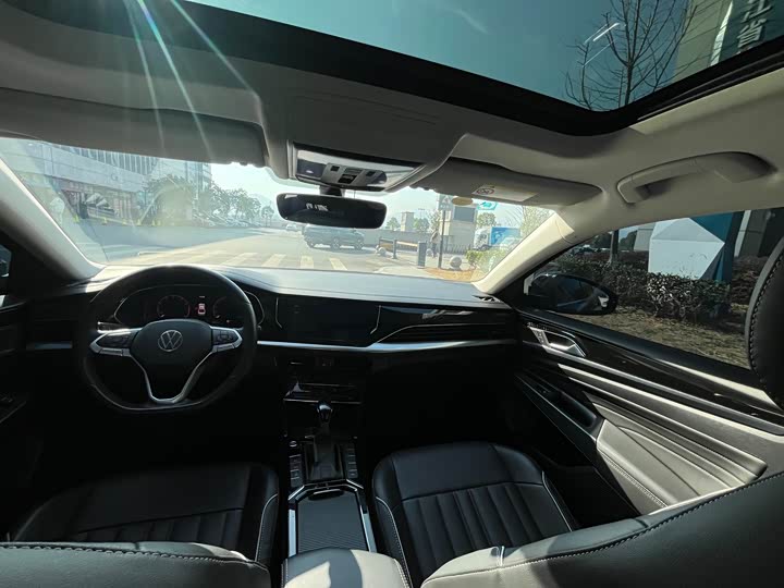 Фото 7 - Volkswagen Passat