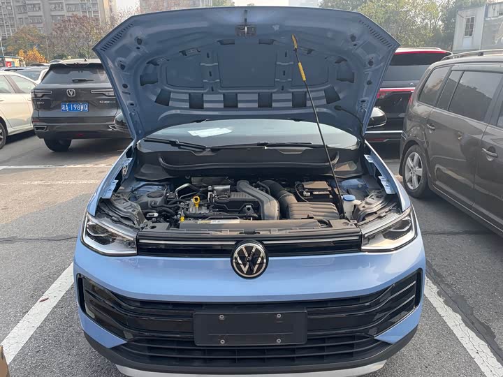 Фото 2 - Volkswagen Tharu