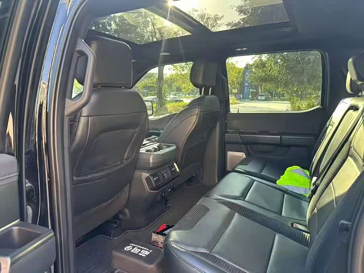 Фото 5 - Ford F-150 Raptor