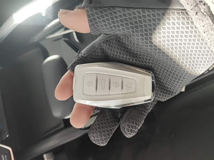 Фото 9 - Geely Preface