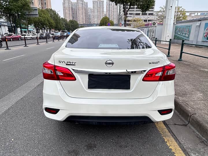 Фото 8 - Nissan Sylphy