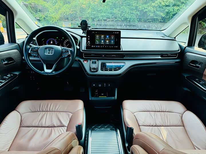 Фото 7 - Honda Odyssey