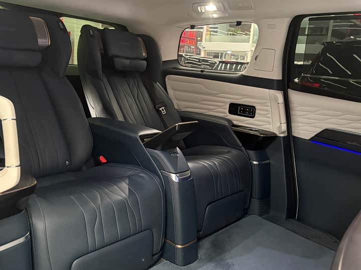 Фото 8 - Buick GL8 Century